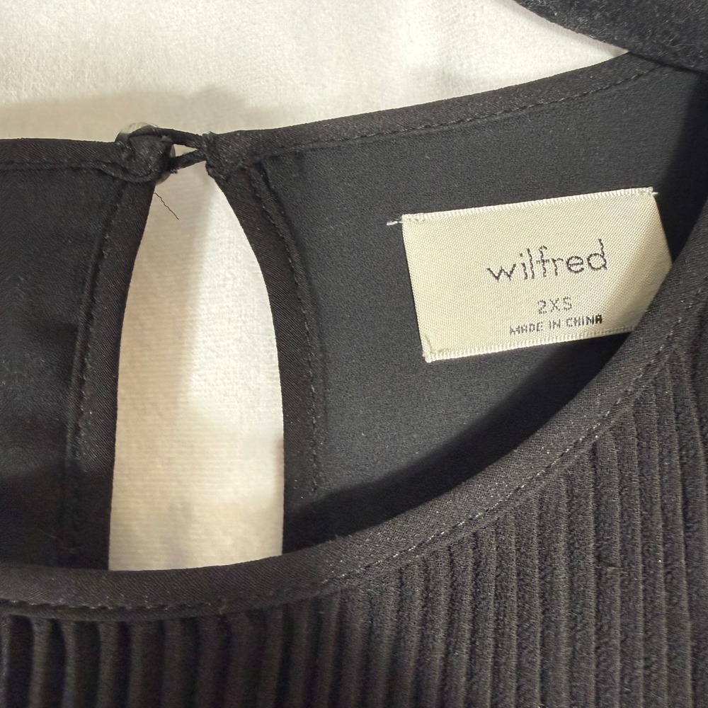 Wilfred Aritzia Black Pleated Mini Dress Long Sleeve Keyhole Back 2XS 81688 - Picture 4 of 12